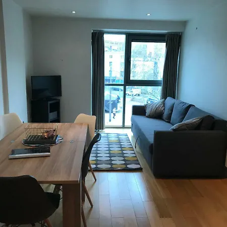1 Bed City Centre Апартаменты *