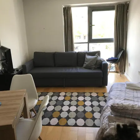 1 Bed City Centre Апартаменты